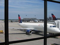 N607CZ @ KMSP - MN-St Paul - by Ronald Barker