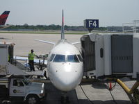 N613CZ @ KMSP - MSP to RIC - by Ronald Barker