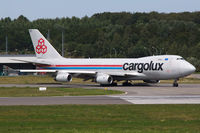 LX-UCV @ ELLX - taxying to the active - by Friedrich Becker
