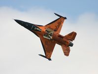 J-015 @ LOXZ - Solo F-16 at Airpower11 - by Andi F