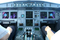 OE-LEF @ VIE - NIKI