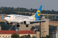 UR-GAK @ VIE - Ukraine International - by Chris Jilli