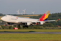 HL7420 @ VIE - Asiana Cargo - by Chris Jilli
