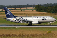 YR-BGF @ VIE - Tarom