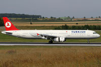 TC-JMK @ VIE - Turkish Airlines