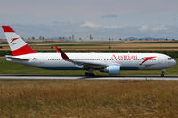 OE-LAY @ VIE - Austrian Airlines