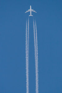 HS-TGW @ LOWW - Thai International 747-400 - by Andy Graf-VAP