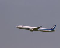 JA784A - Flying @ ~3,500 feet high, going to a landing at JFK - by gbmax