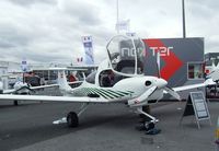 OE-VDG @ LFPB - Diamond DA-40 Tundra Star at the Aerosalon 2011, Paris - by Ingo Warnecke