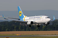 UR-GAK @ VIE - Ukraine International - by Chris Jilli