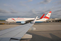 OE-IHA @ VIE - FLY NIKI