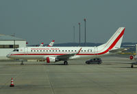 SP-LIH @ LOWW - Poland Government Embraer ERJ-175