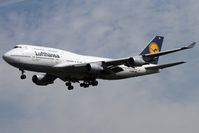D-ABVE @ EDDF - Frankfurt, EDDF, arrival - by Jeroen Stroes