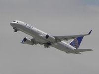 N29124 @ KLAX - B757-224 of United Airlines leaving LAX