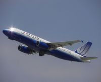 N402UA @ KLAX - A320-232 of United Airlines