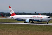 OE-LAE @ VIE - Austrian Airlines