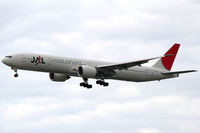 JA737J @ FRA - JAL