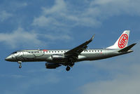 OE-IHE @ LOWW - Niki Embraear ERJ190 - by Thomas Ranner
