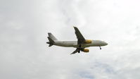 EC-JZI @ LFPO - Airbus A320-214 landing runway 26