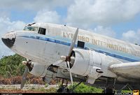 N37FL - Esta fotografía refleja un momento muy emotivo de nuestra visita al Aeropuerto de Cancún. Observar como la belleza de un avión como éste desaparece abandonada en la pista, conmueve tanto que te quedas sin palabras... - by Encarni López