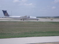 N204WQ @ IAH - at iah - by christian maurer