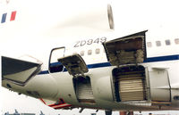 ZD949 - RAF Cottesmore.

RAF , TriStar Tanker, fuel containers

RAF Cottesmore air show July 2001 - by Henk Geerlings
