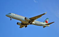 C-FMZU @ KLAS - C-FMZU Air Canada 2007 Embraer ERJ 190-100 IGW C/N 19000118

Las Vegas - McCarran International (LAS / KLAS)
USA - Nevada, July 28, 2011
Photo: Tomás Del Coro - by Tomás Del Coro