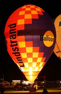 PH-LBH - Lindstrand Balloons - by ghans