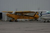 N7277K @ ABQ - Taken at Alburquerque International Sunport Airport, New Mexico in March 2011 whilst on an Aeroprint Aviation tour - by Steve Staunton