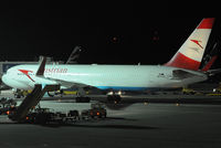 OE-LAZ @ VIE - Austrian Airlines - by Chris Jilli