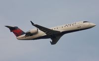 N8718E @ DTW - Pinnacle CRJ-200