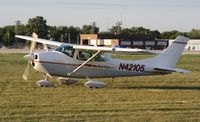 N42105 @ KOSH - Cessna 182L
