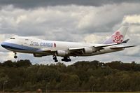 B-18721 @ ELLX - on final RW24 - by Friedrich Becker