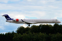 OY-KFF @ ELLX - on final RW24 - by Friedrich Becker
