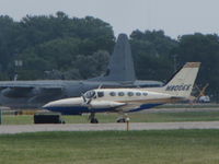 N800EE @ KOSH - taxing back to ramp