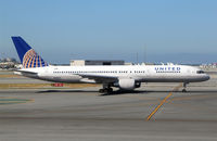 N584UA @ KSFO - KSFO/SFO - by Nick Dean