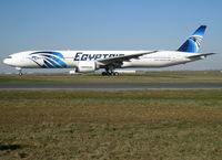 SU-GDL @ LFPG - First stretched 300(ER) to be taken up by EgyptAir, l/n 850 also initiated a managerial revolution as the airline took pride in owning its fleet members until then. By placing the six 773s, GECAS was the other key player of this milestone - by Alain Durand