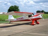 N44085 - N44085 on ramp @ Hope, AR - by MWWood