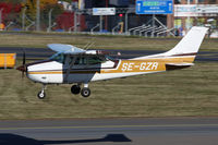 SE-GZR @ ESSB - Landing rwy 30 - by Roger Andreasson