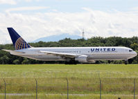 N643UA @ LSGG - Ready for take off rwy 23 - by Shunn311