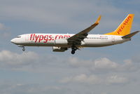 TC-AAR @ EBBR - Arrival of flight PC5393 to RWY 25L