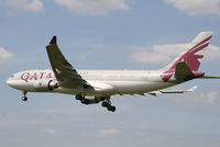 A7-ACL @ EBBR - Flight QR941 is descending to RWY 25L