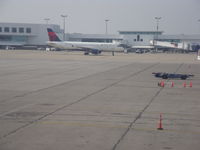 N312US @ CVG - delta a320 - by christian maurer