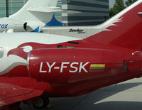 LY-FSK @ LOWW - Aurela Hawker 900