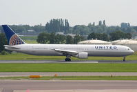 N68061 @ EHAM - United Airlines - by Chris Hall