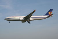 CS-TMT @ EBBR - Descending to RWY 25L