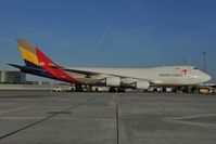 HL7420 @ LOWW - Asiana Boeing 747-400 - by Dietmar Schreiber - VAP