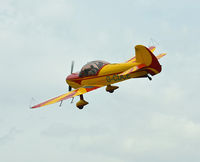 G-CDCE @ EGKH - SHOT AT HEADCORN - by Martin Browne
