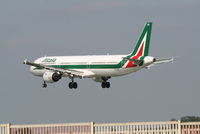 EI-IXD @ EBBR - Flight AZ156 is descending to RWY 25L - by Daniel Vanderauwera