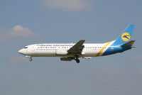 UR-GAP @ EBBR - Flight PS901 is descending to RWY 25L